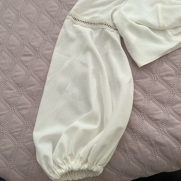 Cropped and Skirt Off White BLitz Closet - Picture 9 of 10